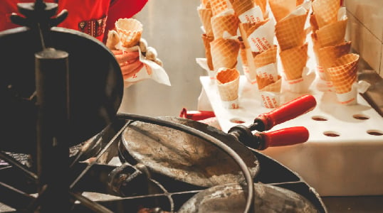 https://restaurantsupply.com/media/restaurant-supply-blog/how-to-make-waffle-cones.jpg